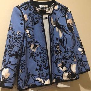 Kasper Women’s Size 6 floral blazer with top